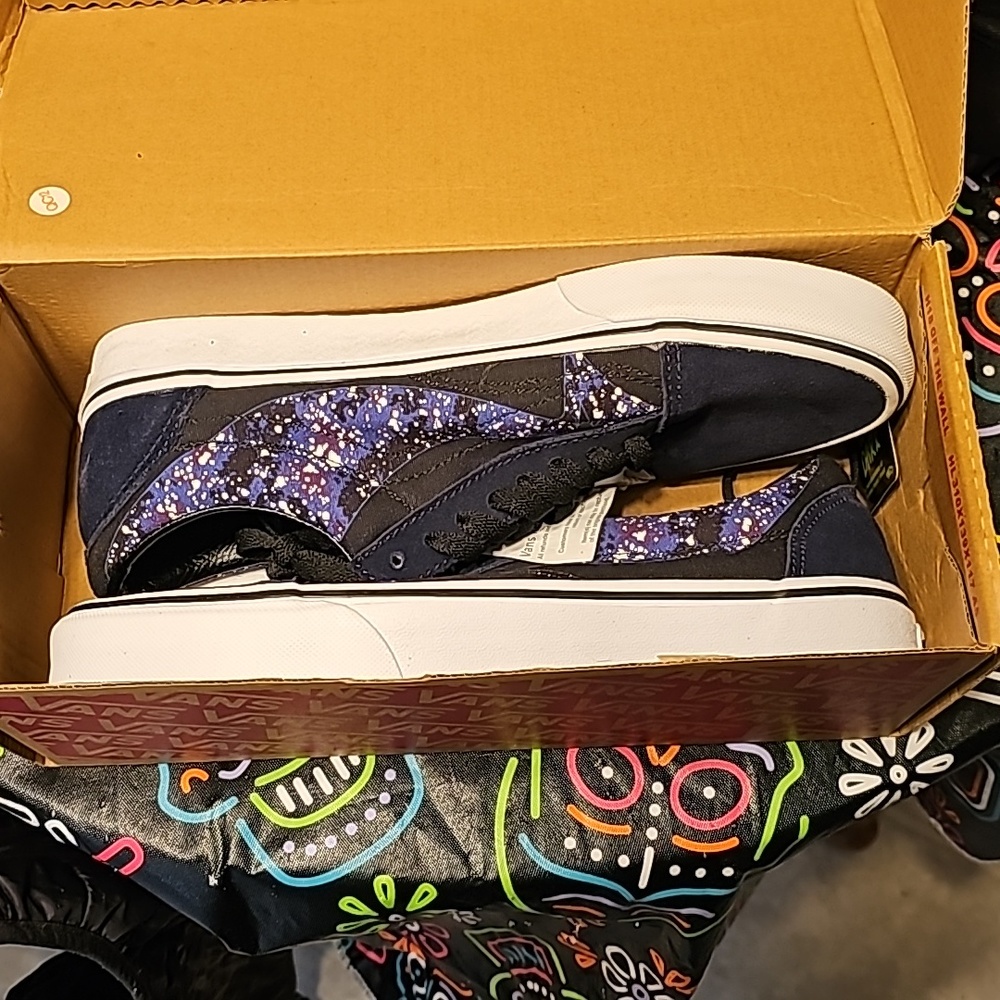 Brand new vans, size 9 Men Size 10.5 Women
